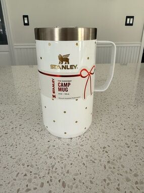 Stanley Holiday White & Gold The Everyday Camp Mug - New